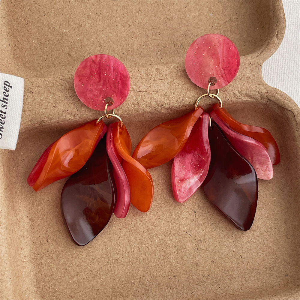 18g Weight Copper Alloy Ear Needle Material Drop Earrings Classification 1 Pair Quantity Daily Occasion Acrylic Material Petal Pattern Women's Gender Retro, Sweet Style Polishing Craft 1 Pair Retro Sweet Petal Polishing Acrylic Drop Earrings 9