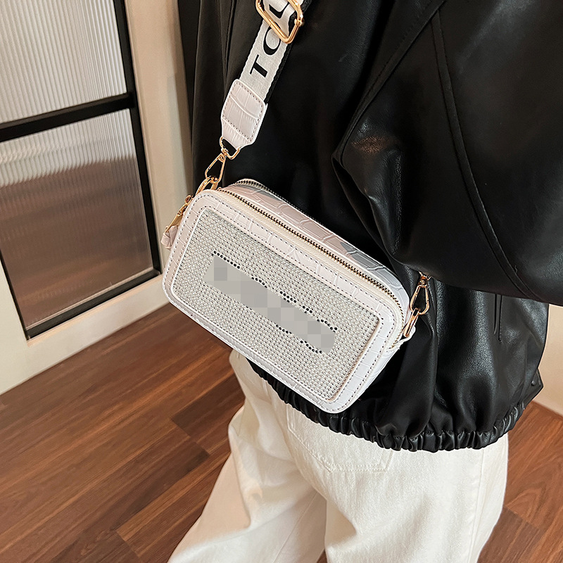 Bolso bandolera transfronterizo para mujer 2024 nuevo estilo de alta gama exquisito bolso cuadrado pequeño estampado de moda moda cinturón de color bolsa de cámara