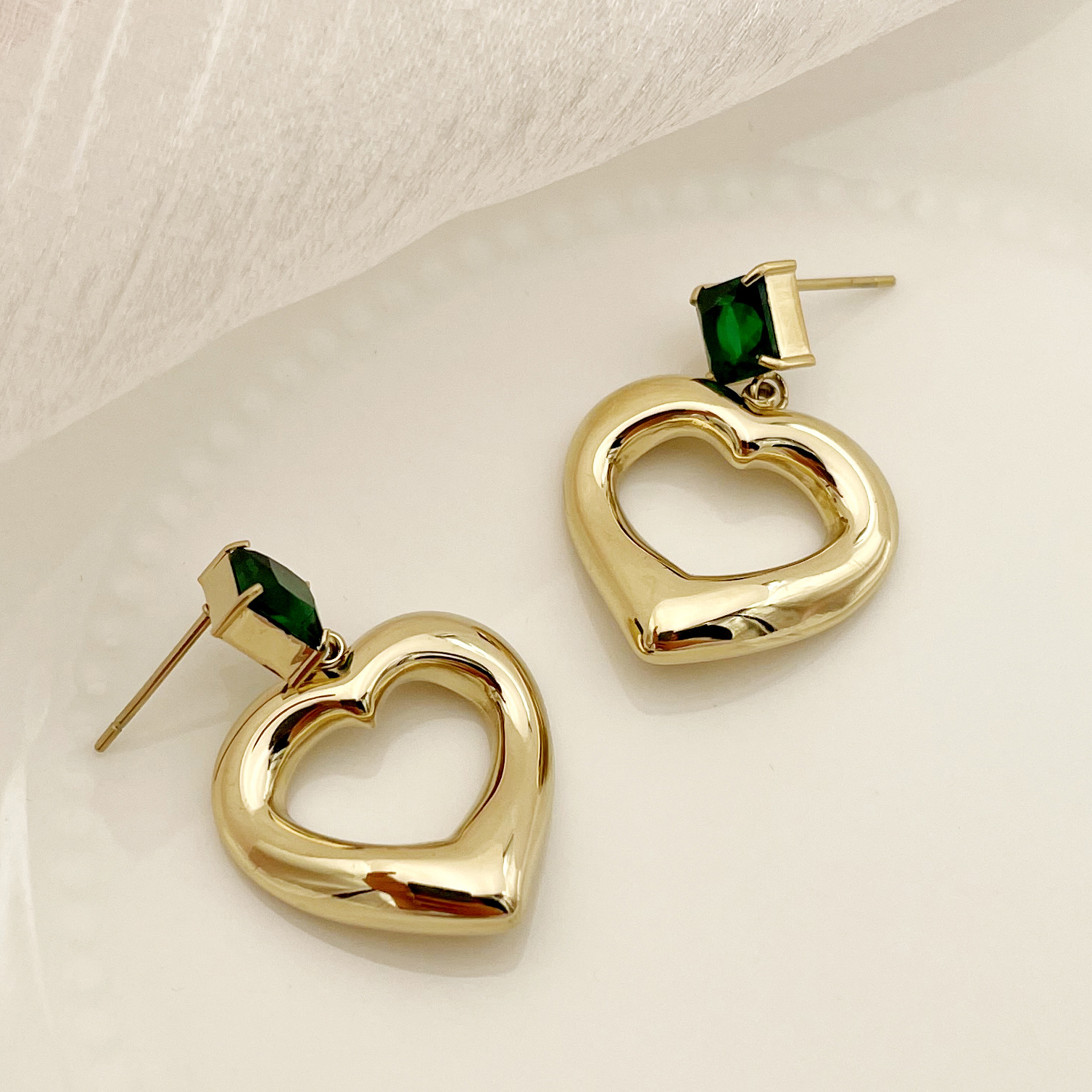 Retro Heart Shape Stainless Steel Inlay Zircon Drop Earrings 1 Pair