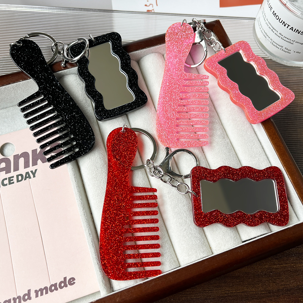 Nuevo acrílico amor maquillaje espejo pein llavero polvo brillante sequilla bolsos colgantes joyas DIY colgantes