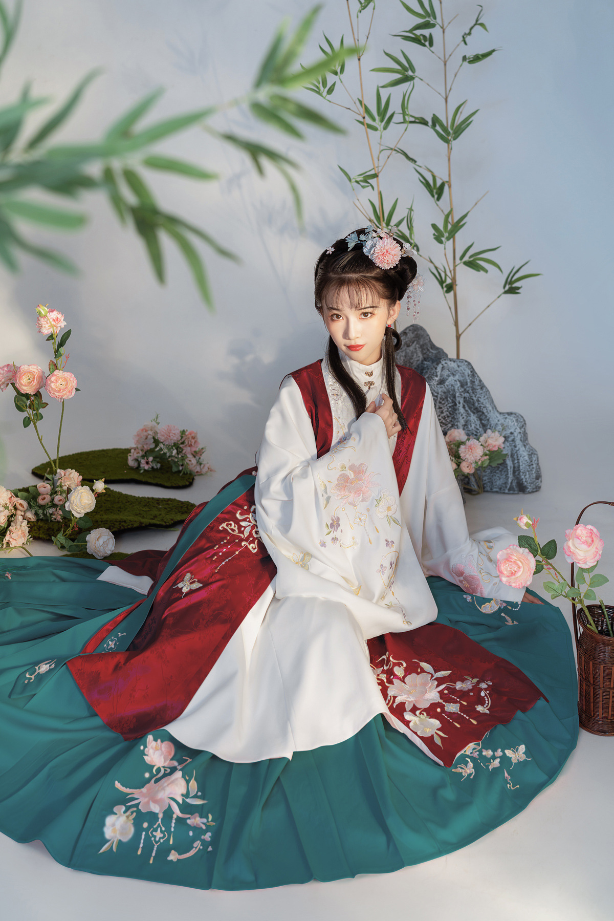 原创设计秋月白汉服刺绣提花比甲立领马面裙三件套8212-阿里巴巴
