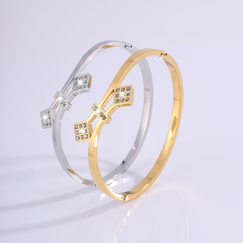 Brazalete de acero de titanio Waffle Personalidad no se desvanece Brazalete de diamantes de mujer abertura de pareja de alto nivel Brazalete de acero inoxidable