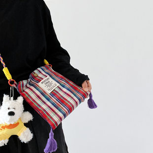 Retro sophisticated small design shoulder bag