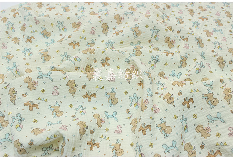 双层棉绉布 纱布卡通印花 布料 婴童服装 小毯子面料 气球小狗-阿里巴巴