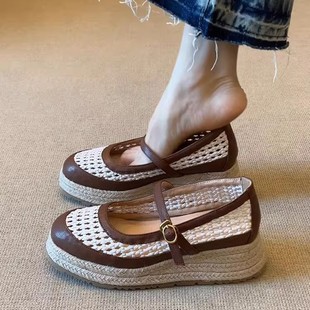 ���F؛���͹�ܛ��һ�֎���׬������ЬŮ���ļ���ɫ�\���¸���Ь