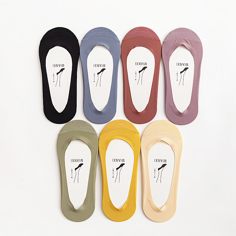Women's Ice Silk invisible socks wavy edge dispensing anti-stripping silicone women's socks shallow mouth stitching tailoring boat Socks wholesale