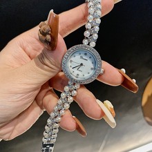 �����ݺ���Բ�α������ֱ�Ůʿ�ֱ���������ʱ����������Ů��