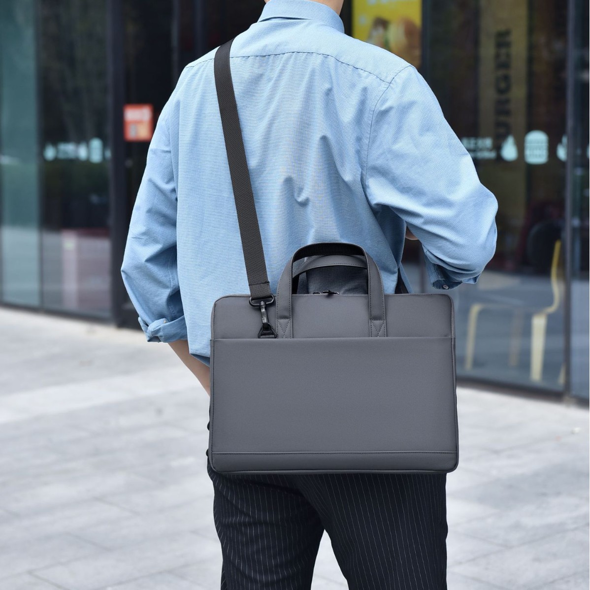 New Lightweight Waterproof and Shockproof Laptop Bag 14inch 15inch Large Capacity Fashionable and Simple Laptop Shoulder Bag