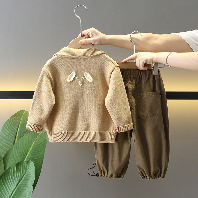 6154 Traje de primavera y otoño para niños 2025 nuevo estilo suéter de solapa de estilo occidental para niños traje de tres piezas ropa de otoño para bebés marea