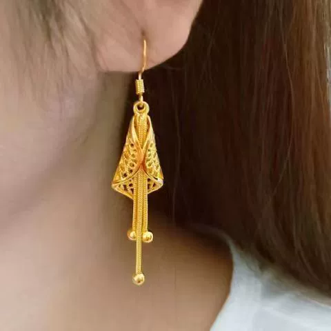 Золотые серьги, длинное изделие с кисточками