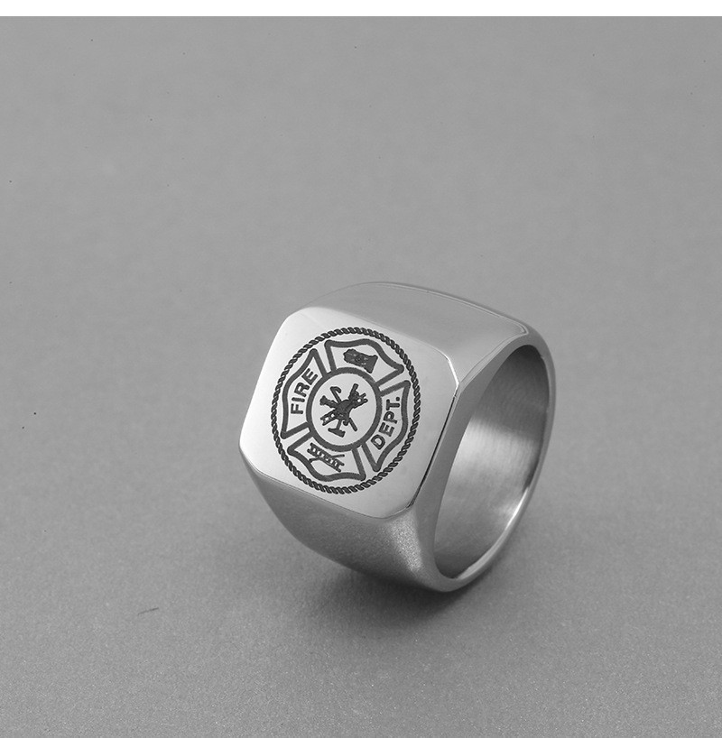 Luxury Minimalist Men's Ring With A Sleek, Modern Design, Crafted For The Refined Modern Gentleman. Ideal For Daily Wear And Special Occasions, I_voghion.com