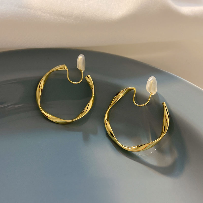 925 silver needle European and American style retro geometric metal grain incense plate earrings irregular earrings exaggerated cold wind earrings