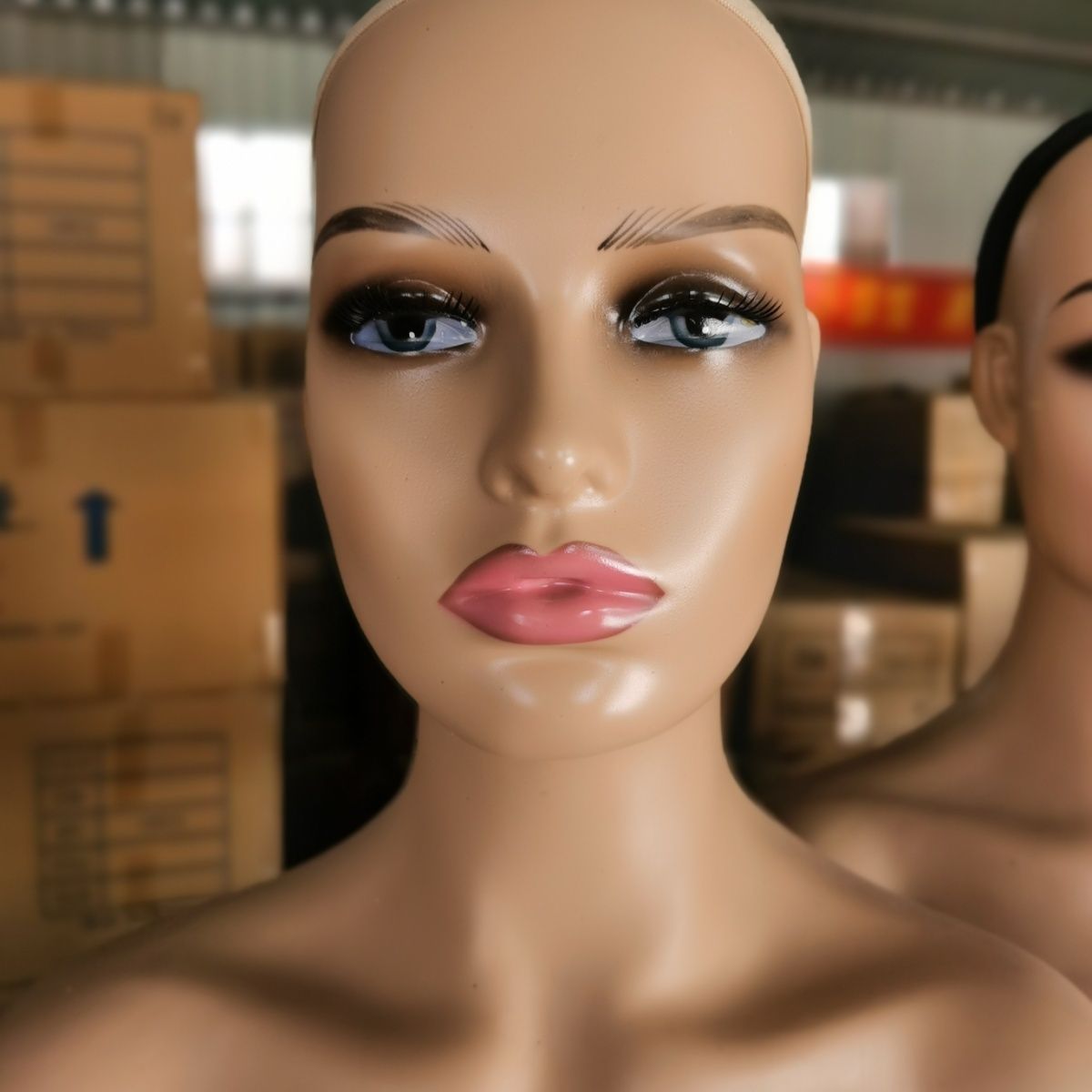 Maniquí Cabeza Femenina para Pelucas y Sombreros de Plástico para Exhibición y Fotografía
