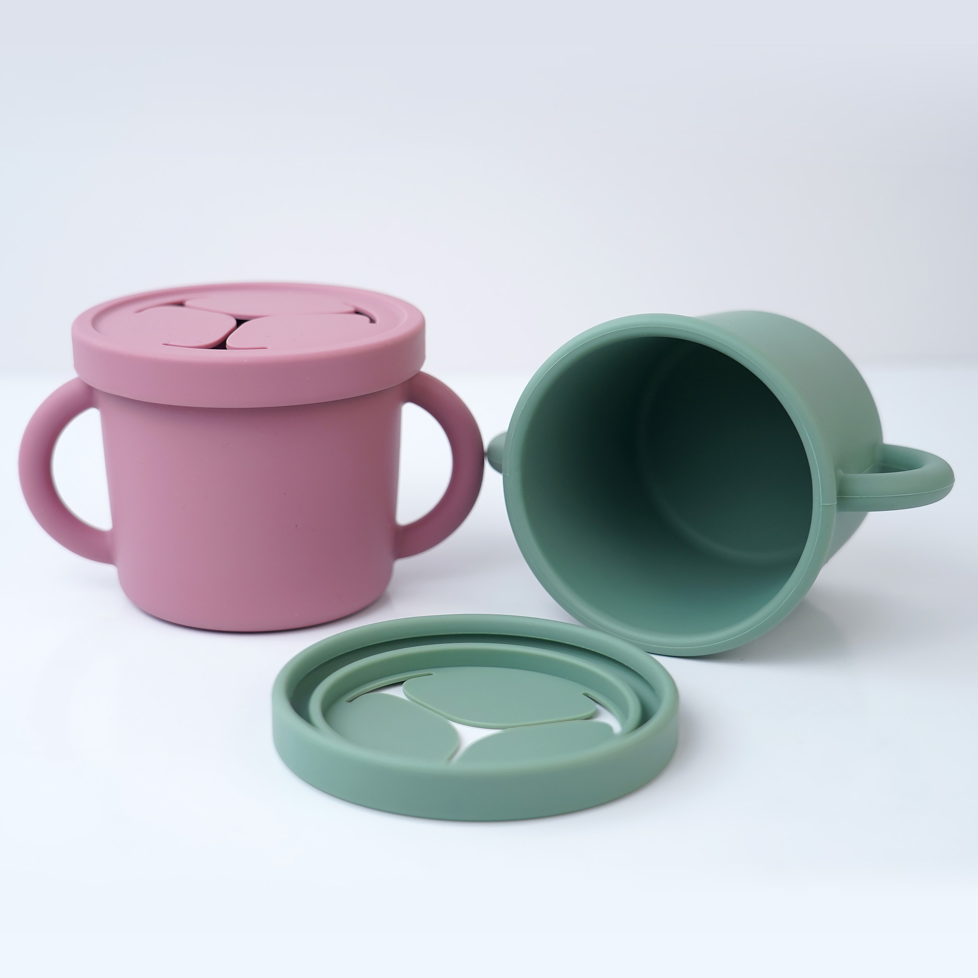 Amazon venta caliente taza para bebé taza de silicona para aprender a beber taza de bocadillos taza de pajita de aislamiento térmico para bebé taza de bocadillos a prueba de escaldaduras para bebé