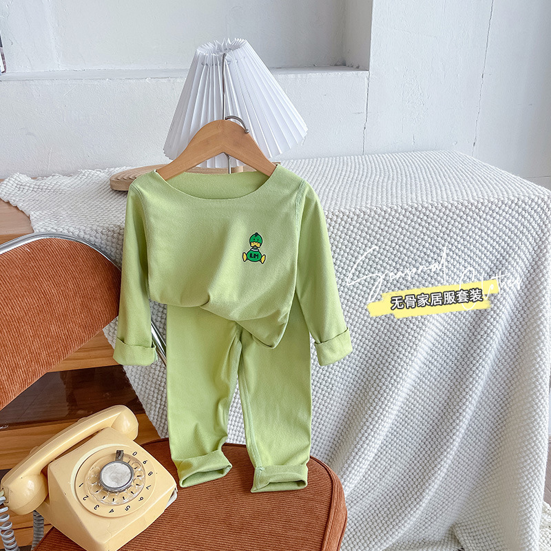 子供の徳の絨毯の秋の服の秋のズボンの無痕のパジャマの女の子の下着のスーツの男の子の赤ちゃんの骨がない保温の家庭服|undefined