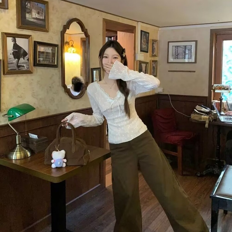 蕾丝拼接黑色v领长袖T恤女秋季修身显瘦打底小众纯欲薄款独特上衣|undefined