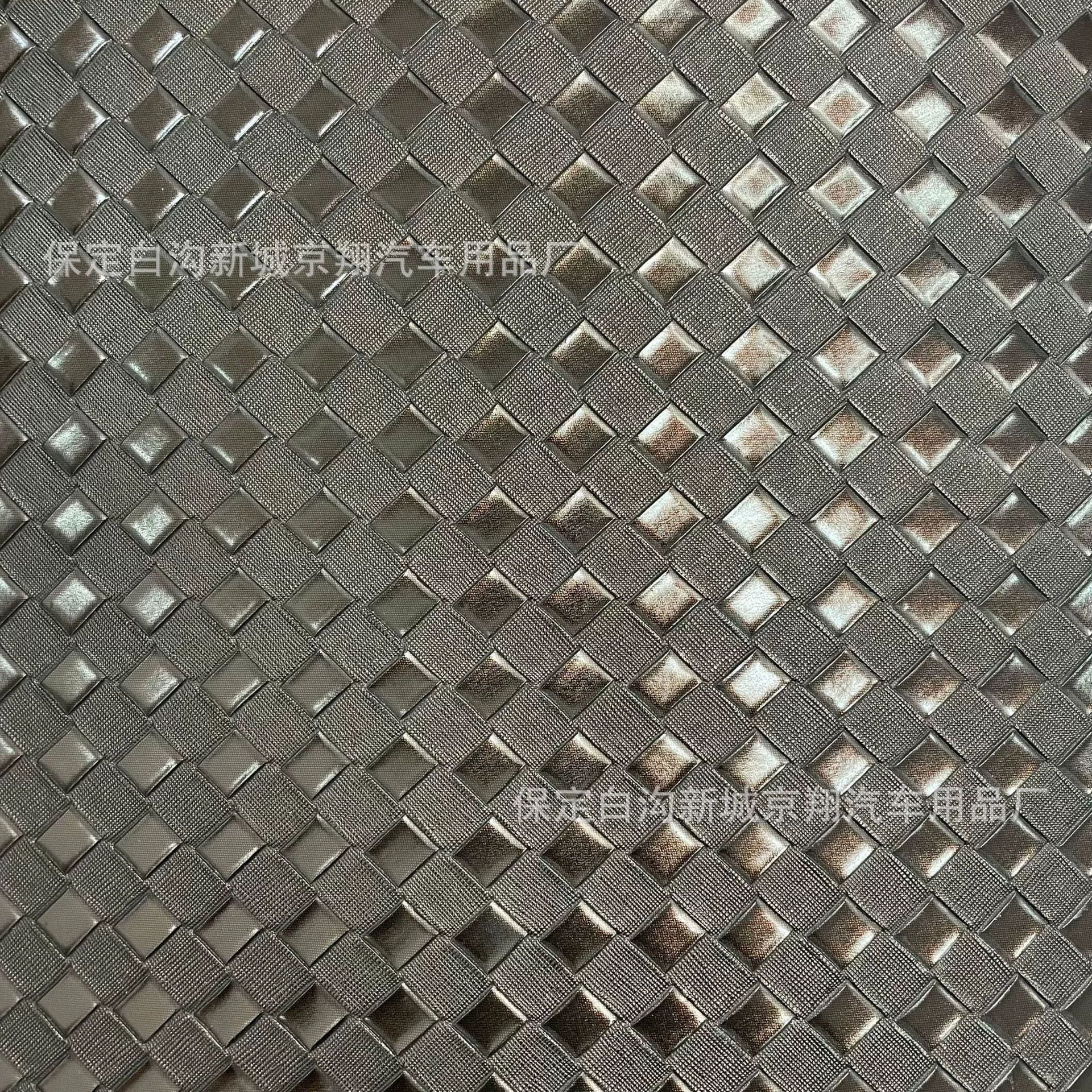 Небольшой квадрат плетеной кожи, устойчивой к царапинам и истиранию