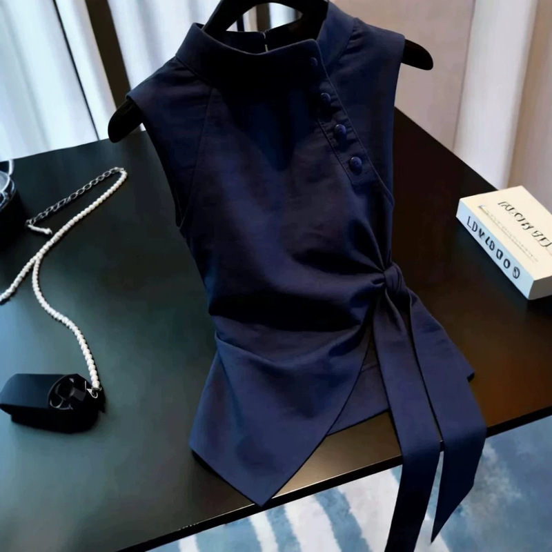French-style slim-fit women's navy blue sleeveless tie-front shirt, unique and versatile, simple and elegant solid color blouse French-style slim-fit women's navy blue sleeveless tie-front shirt, unique and versatile, simple and elegant solid color blouse
