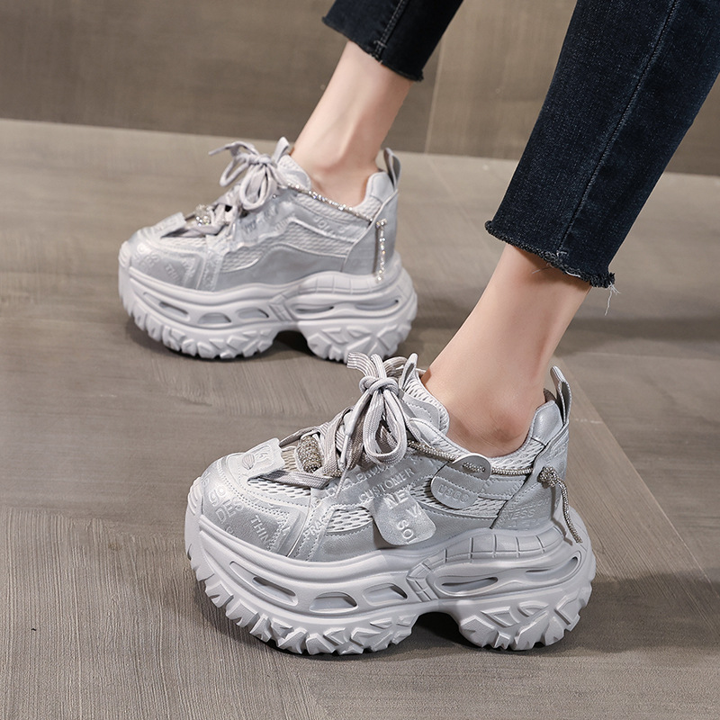 Giày sneaker nữ đế dày tăng chiều cao 9 cm phong cách dad sneaker — Tro thô