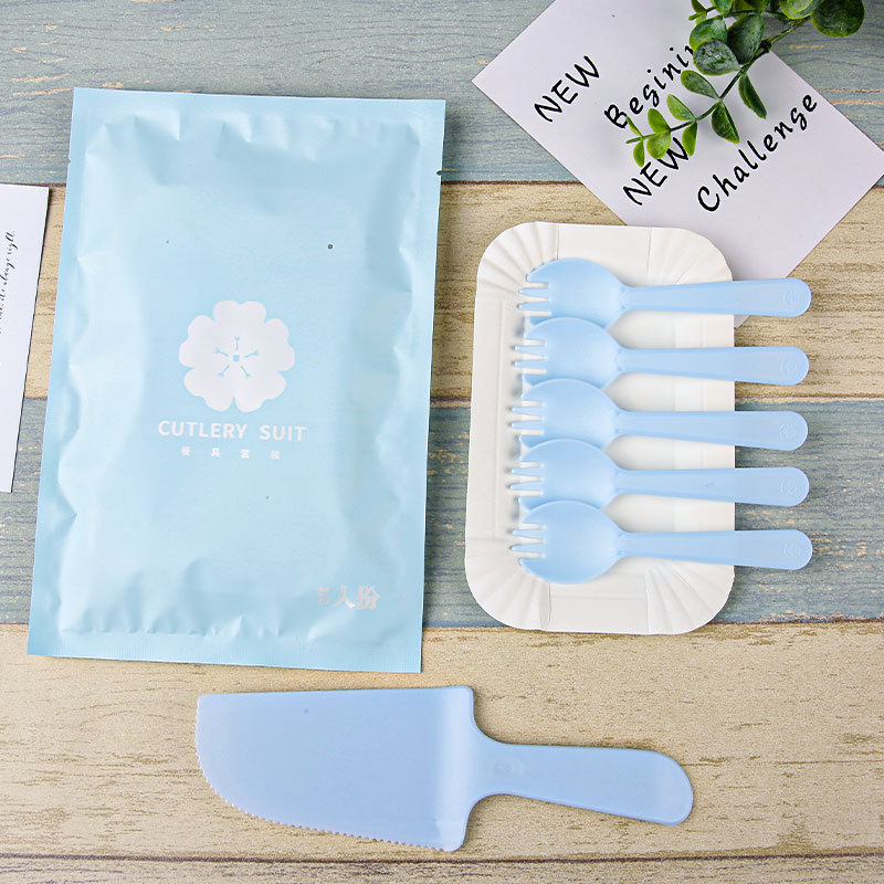 파란색 가방 트레이 5개 포크 5개 플러스 나이프 50세트