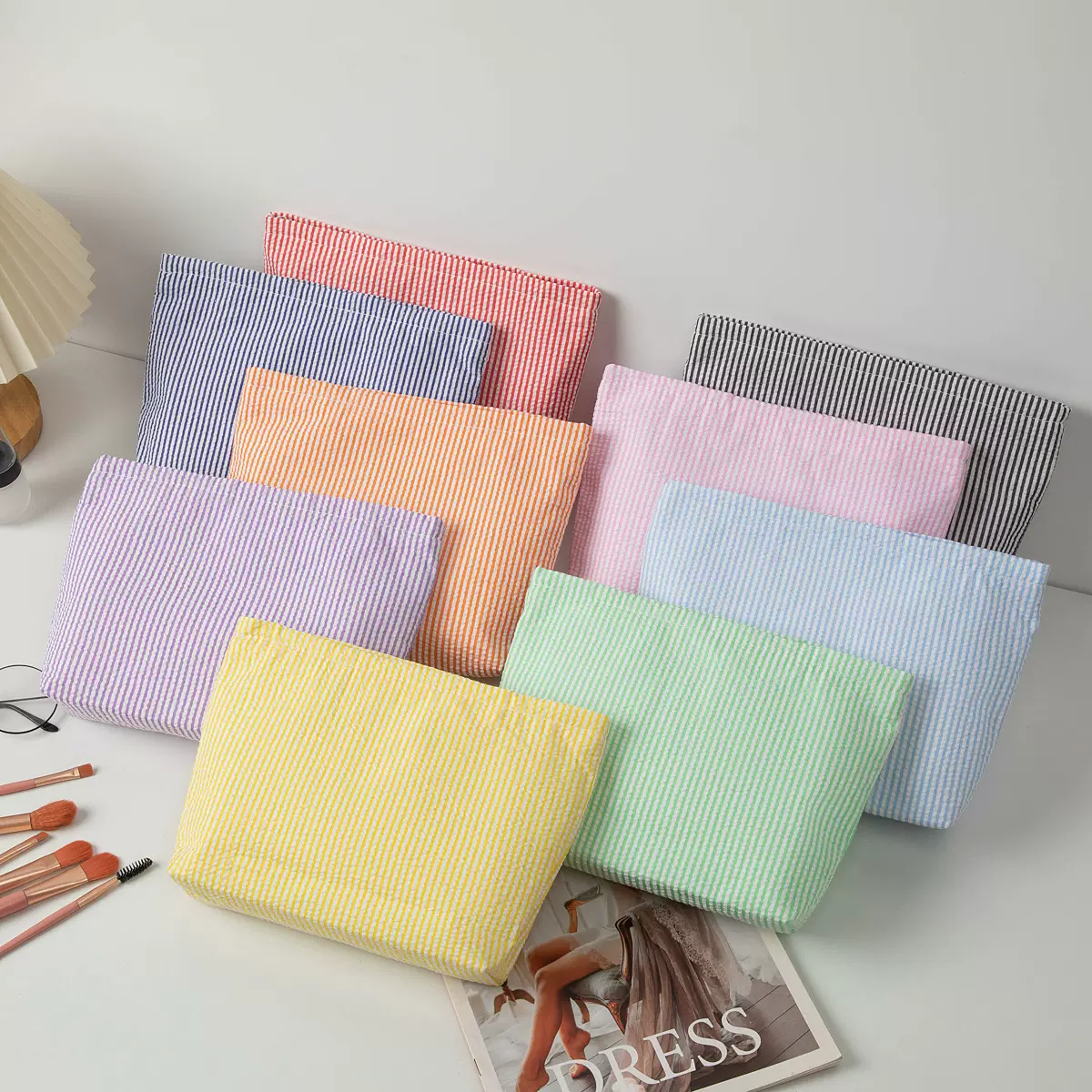 跨境热销泡泡纱化妆包印第安手拿大容量洗漱包刺绣条纹旅行收纳