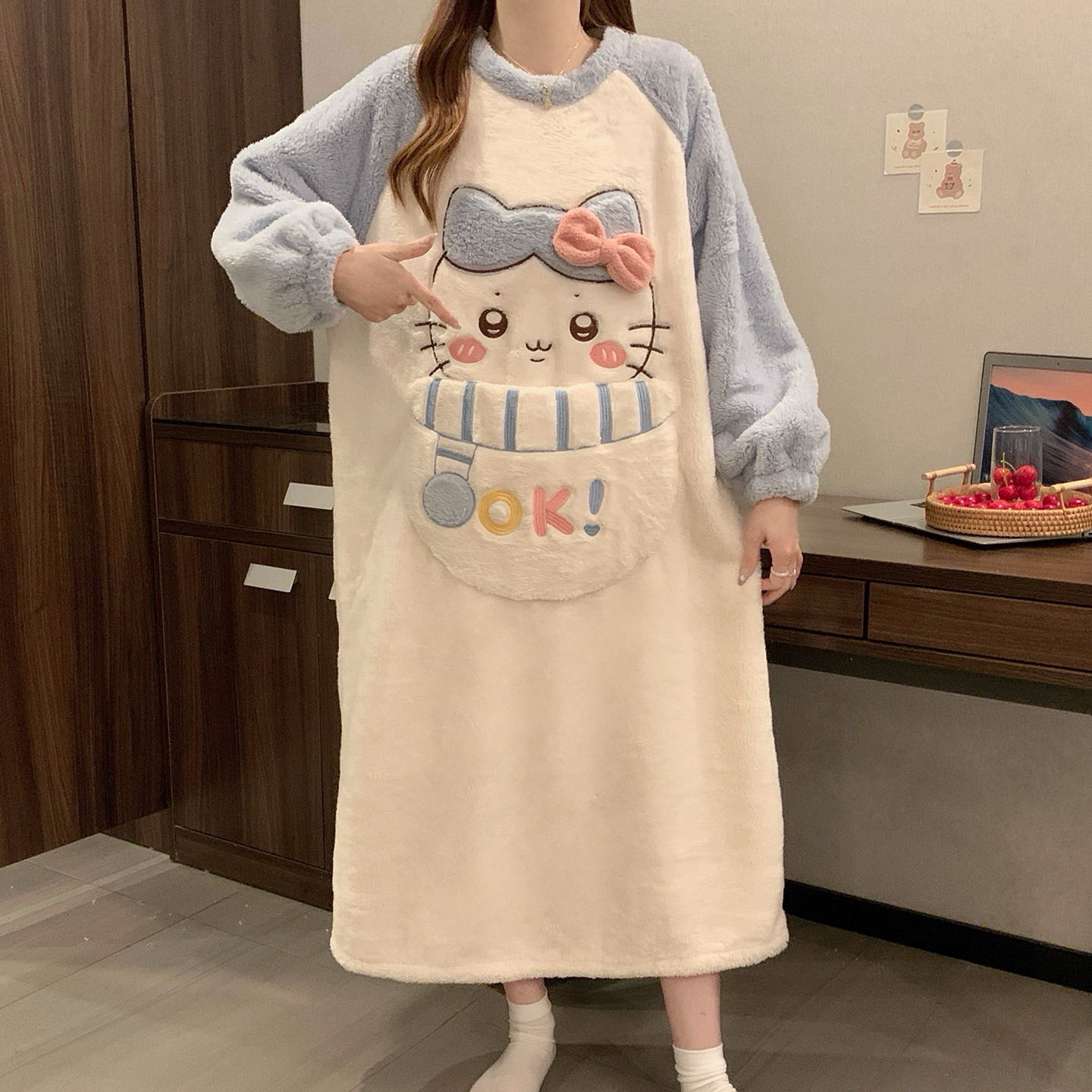 Otoño y invierno pijamas damas engrosadas y peluche lindas dibujos animados de coral rojo largo red pijamas de gran tamaño