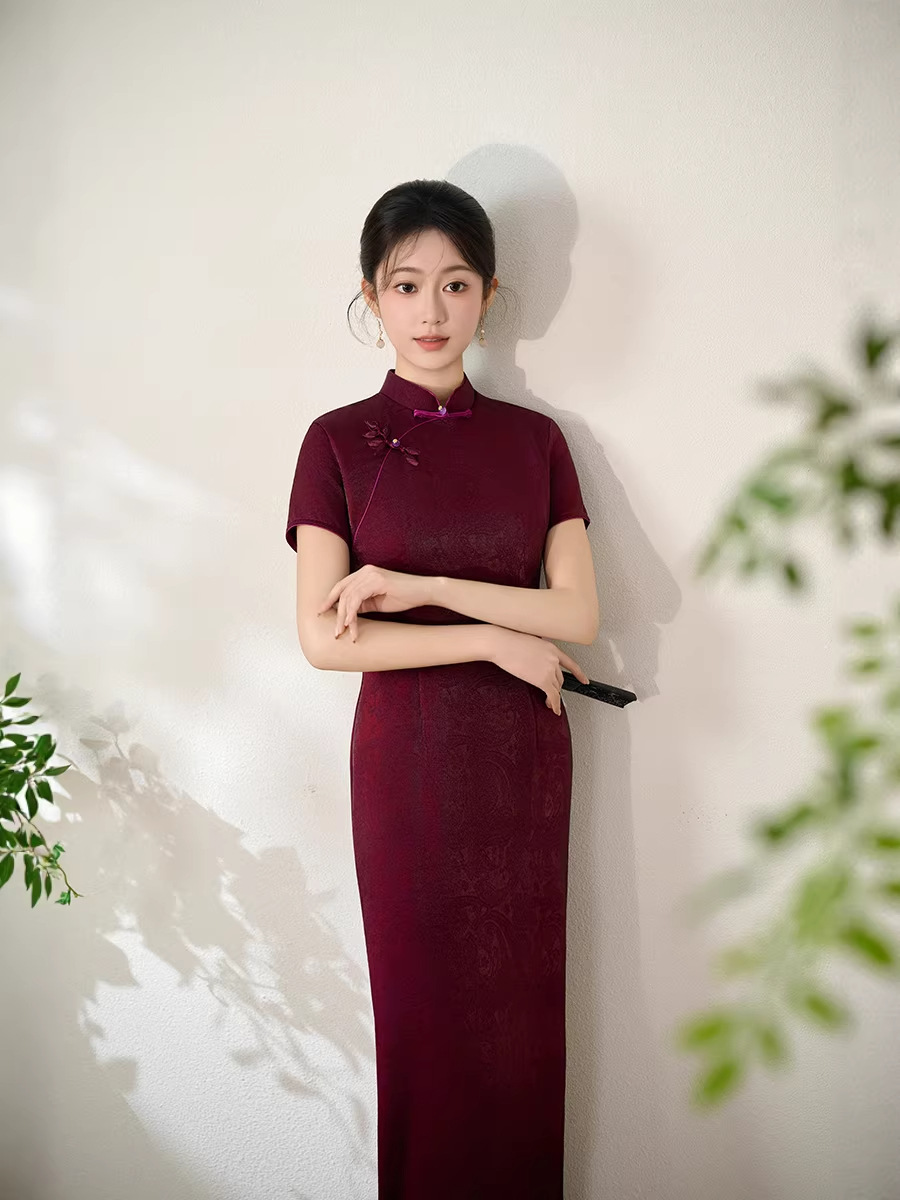 Burgundy summer cheongsam