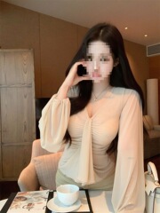 2025秋季新款小心机温柔纯欲氛围感修身褶皱v领弹力灯笼袖上衣女