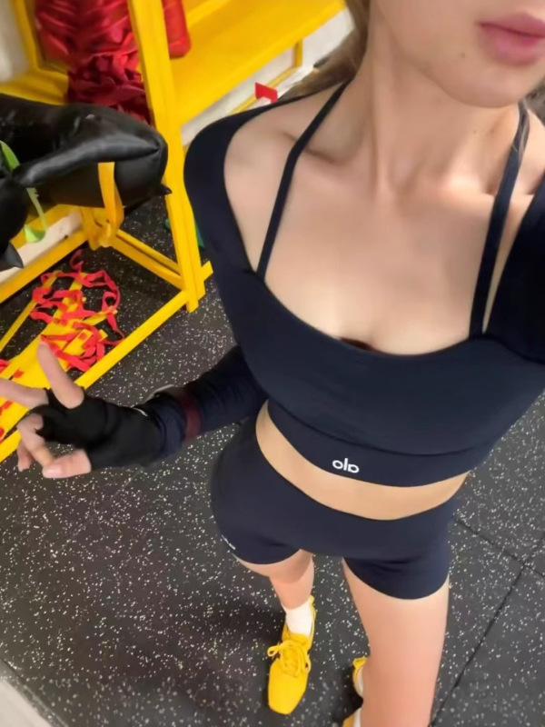 现货高版本alo瑜伽服套装长袖上衣女带胸垫运动高腰短裤时尚休闲|undefined