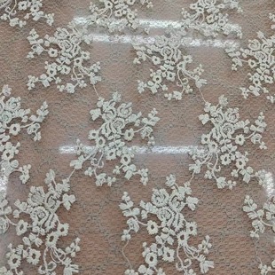 Factory directly criticize the summer explosion spot spot, which is breathable at night Embroidery cloth fashion women's fabric