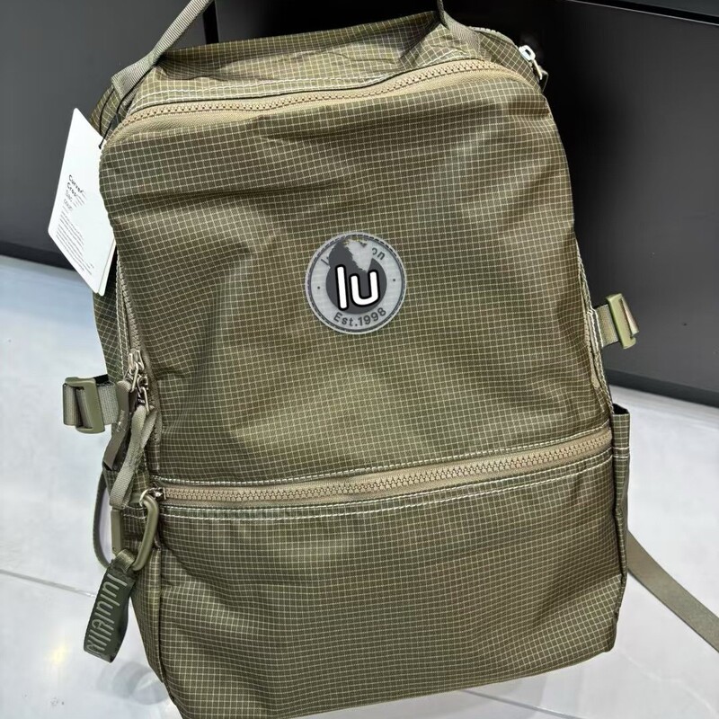 ルルの新しいバックパック 22L ニュークルー テクスチャー 通勤バッグ 大容量 軽量 防水 ファッション メンズ レディース|undefined