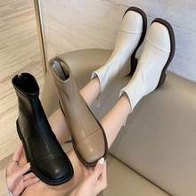 软皮靴子女方头短靴2025年秋季新款白色女靴百搭平底马丁靴瘦瘦靴