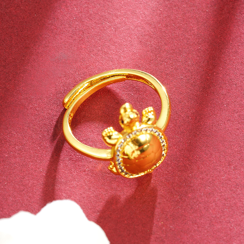 Anillo de tortuga de oro rico de verano lujoso ligero de alto nivel anillo de bronce chapado en oro joyería Yiwu accesorios al por mayor