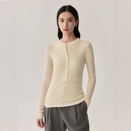 女式针织衫;女式T恤;女式羊毛衫