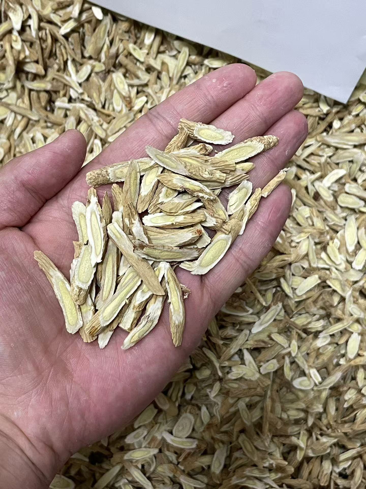 Dried Astragalus Root Slices Huang Qi 500g Natural Sun Dried Northern Bei Qi for Herbal Soups and Teas overview