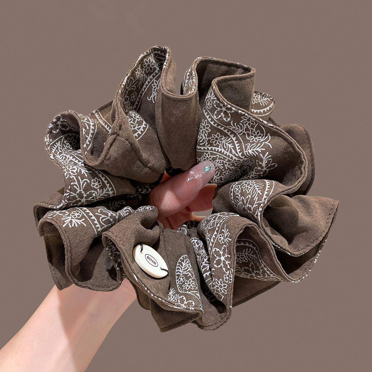 Nuevo scrunchie de encaje multicapa 2026 para mujer, lazo para el pelo de alta gama, accesorio suave para el cabello estilo coreano.