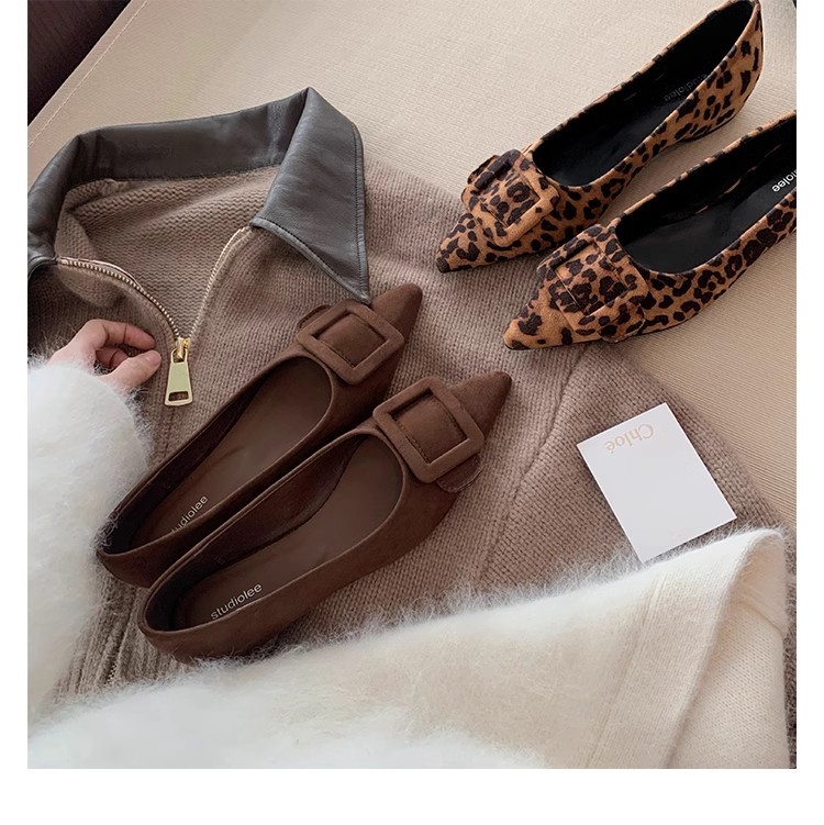 Grape Mom primavera nuevo temperamento pequeño puntiagudo de cercanías hebilla cuadrada todo fósforo gamuza boca baja estampado de leopardo zapatos individuales mujeres nuevo estilo