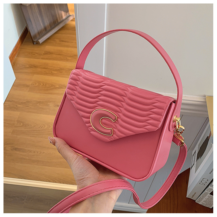 Liten firkantet bag 2024 tidlig på våren ny stil skulder bærbar crossbody preget stor kapasitet mote fabrikk varer engros utenrikshandel kryss_voghion.com