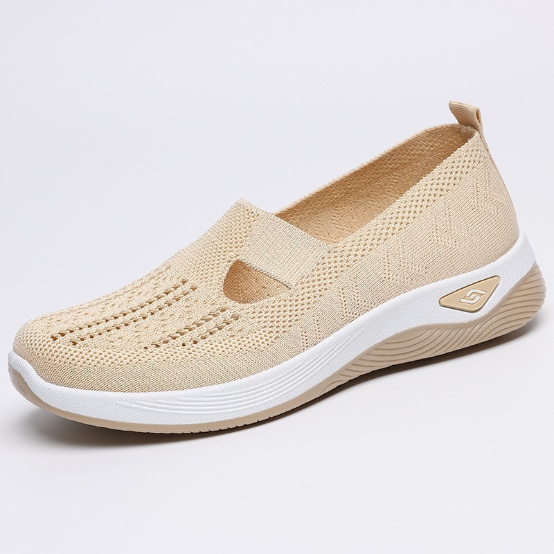 Zapatos de mujer verano nuevo estilo venta al por mayor transfronteriza zapatos de mujer casuales de suela suave moda zapatos de tela viejos de Beijing zapatos de madre transpirables