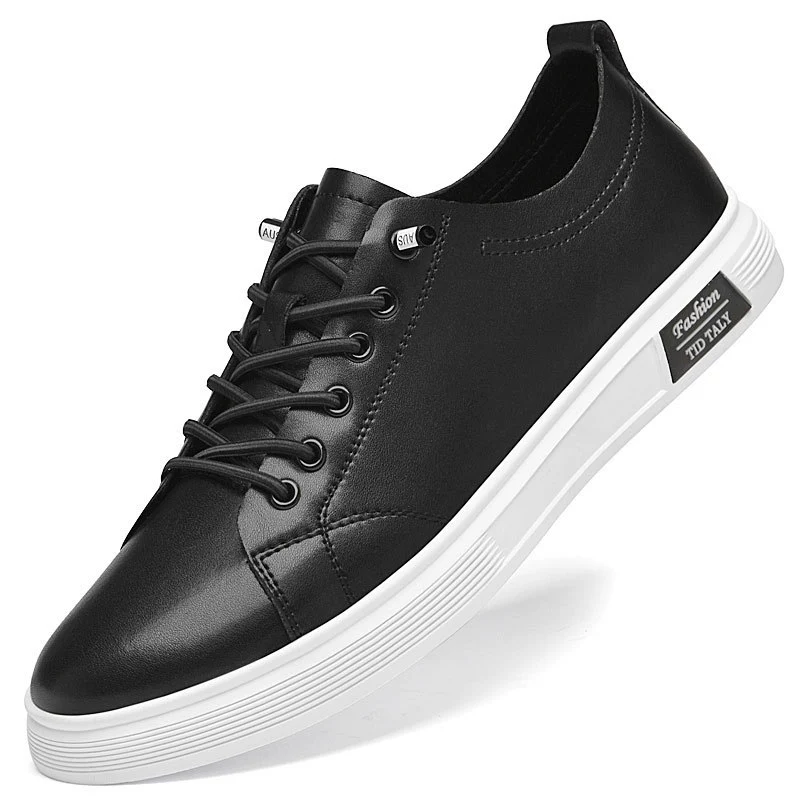 Летняя тонкая дышащая доска обувь мужской 2025 большой размер кожаная маленькая белая обувь мужской тренд дикая мягкая кожа маленькая черная обувь