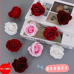 フランネルのバラの花の頭の7cmの花の頭の結婚祝いの花の壁の装飾の道はバラの道具の対外貿易の卸売りを引きます。