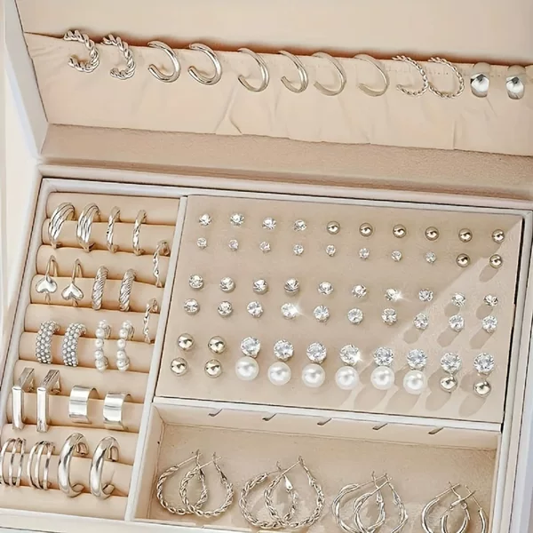 European and American cross-border gold ear cuffs, twisted circle earrings, no piercing required, unique and exaggerated, versatile earrings, Amazon bestseller