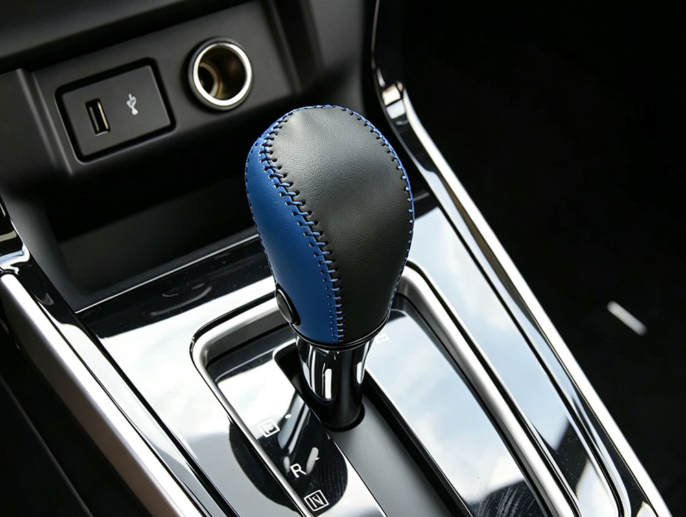 Leather car gear shift knob cover, hand-stitched, for Nissan 2012 New Sylphy, Qida, and Teana models. Also includes a handbrake cover and a gear shift cover