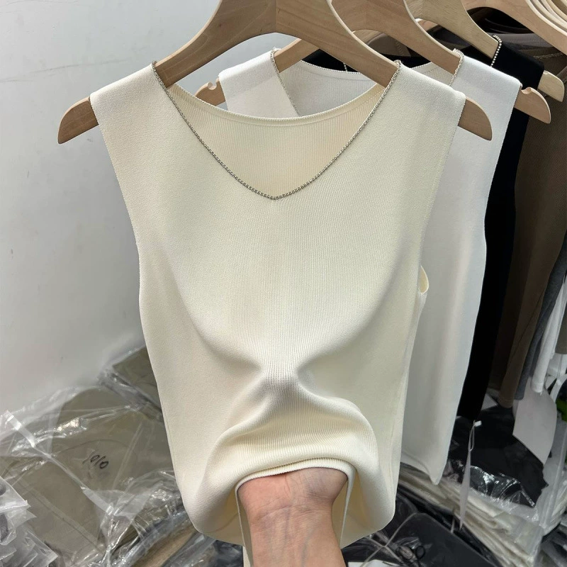 Женский топ-жилет из ледяного шелка, без рукавов, с V-образным вырезом, на бретелях, однотонный, трикотажный, летняя новинка 2024 года, облегающий силуэт.