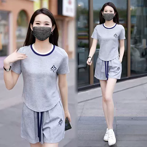 1002 # Женский летний спортивный костюм 2025 года, короткий рукав, свободный крой, молодежный стиль, утягивающий, двухкомпонентный комплект