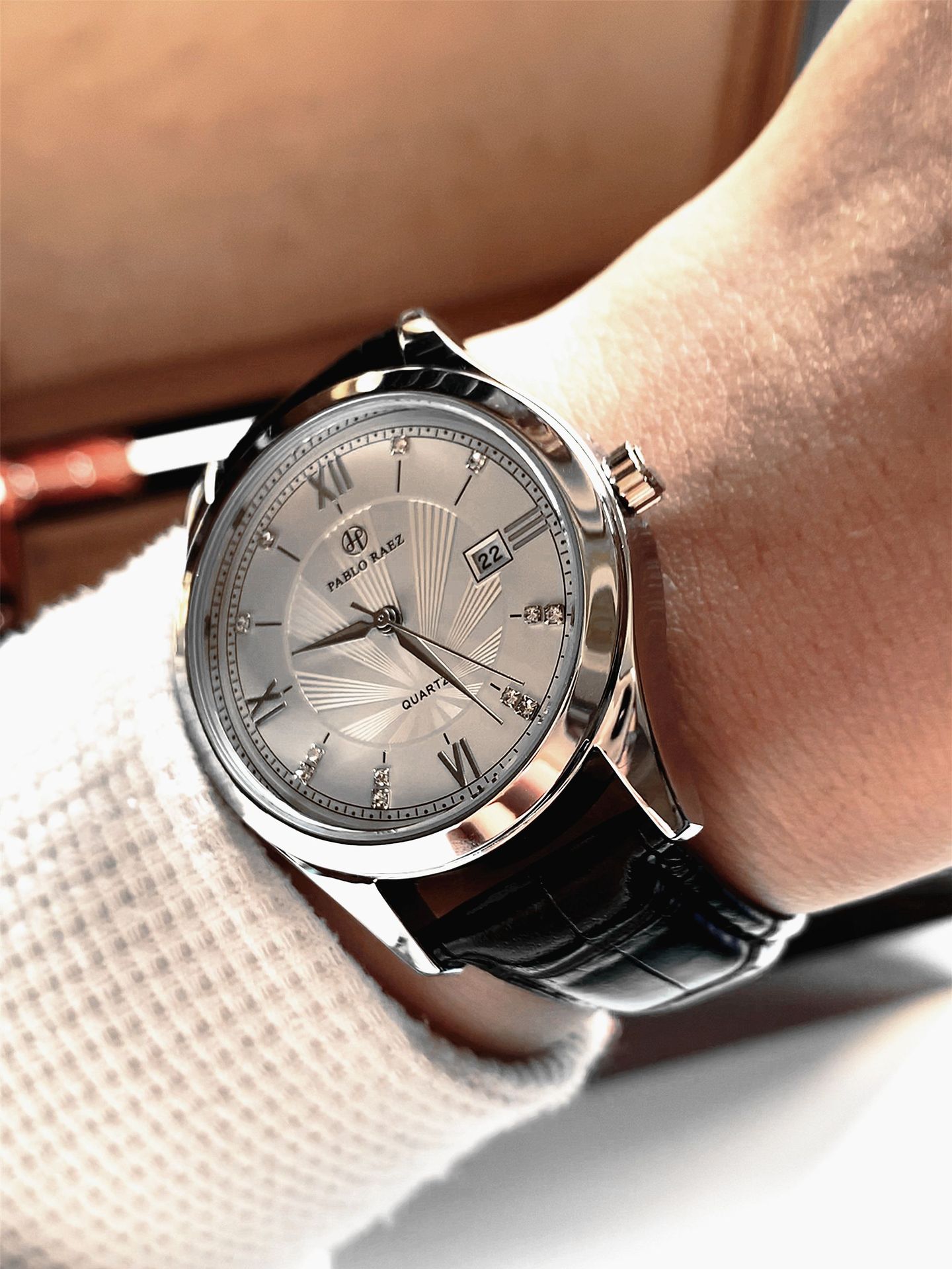 Douyin live broadcast popular men's high-quality stainless steel watches with good looks and cross-border e-commerce hosting and wholesale delivery_voghion.com