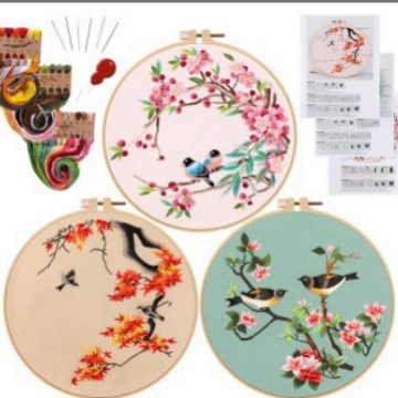 Biyi doble mosca + bosque de arce teñido + lenguaje de aves y fragancia de flores + 1 tijeras con tapa + 1 enhebrador rojo + 3 estiramiento de bordado