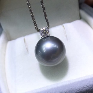 Natural Seawater Tahitian Platinum Gray Pendant 14-15mm Round Bright Leather Light Clean and Delicate 18K Gold Diamond