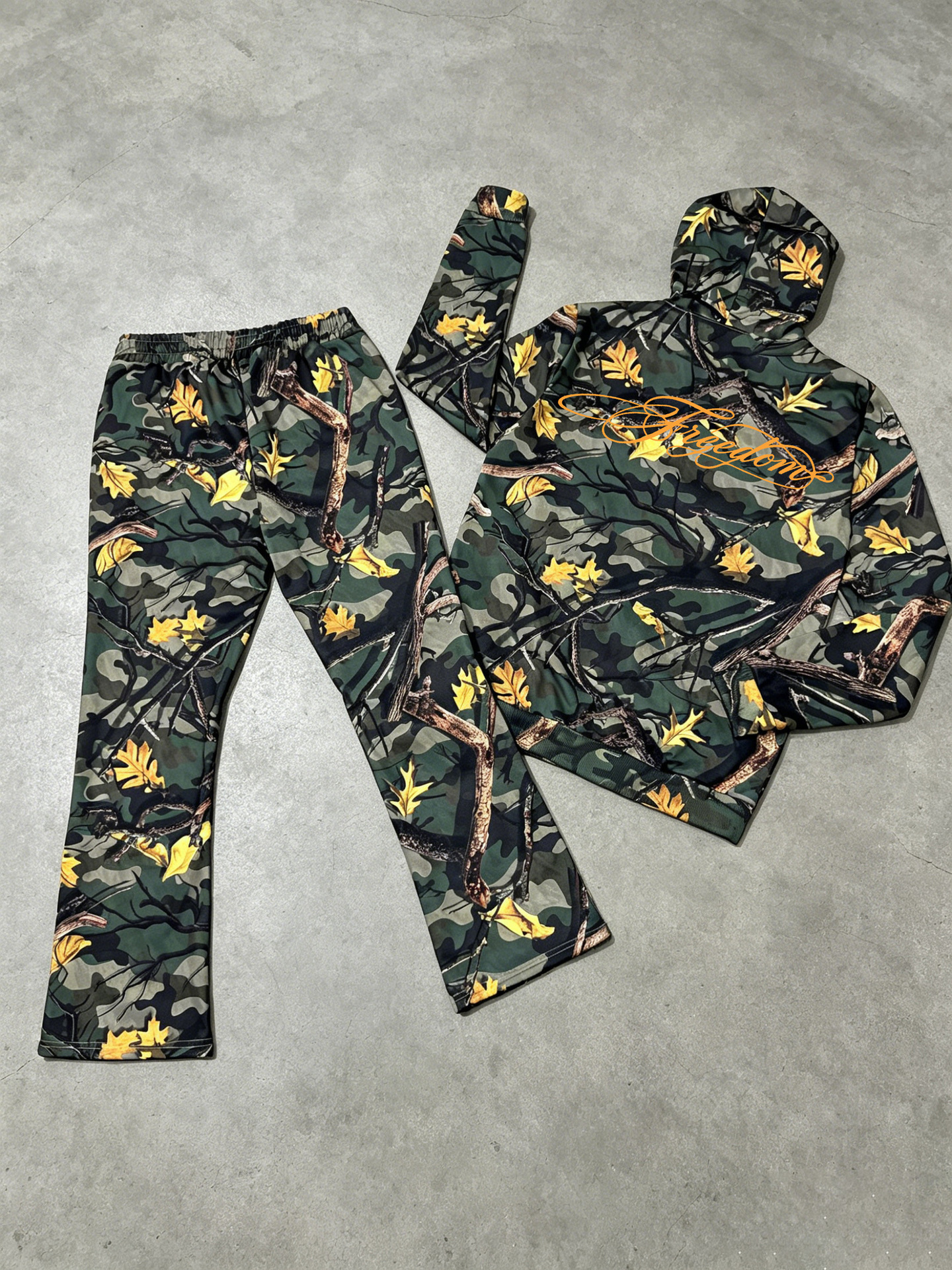 Men's Forest Camouflage Freedom Signature Print Hoodie And Flared Sweatpants Two-Piece Set Casual Comfortable Streetwear_viptrois.com