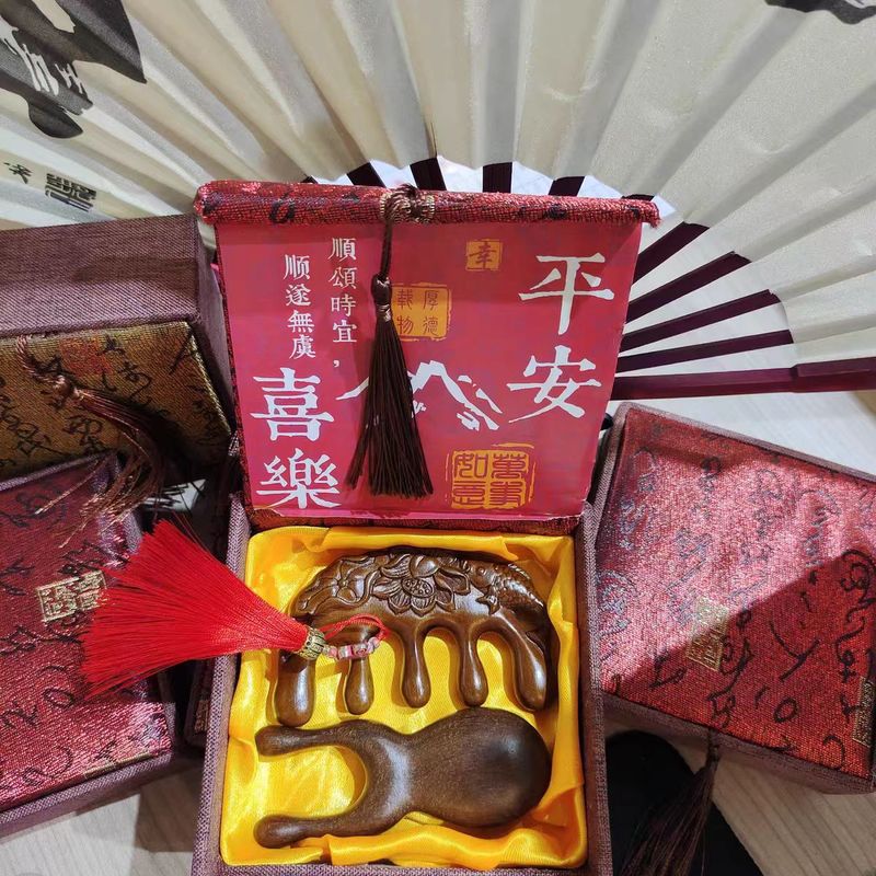 天然白檀の櫛、年次総会の従業員への小さな贈り物、母親、親戚、長老への実用的な白檀の櫛|undefined